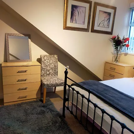 منزل للإقامة Female Only برادفورد